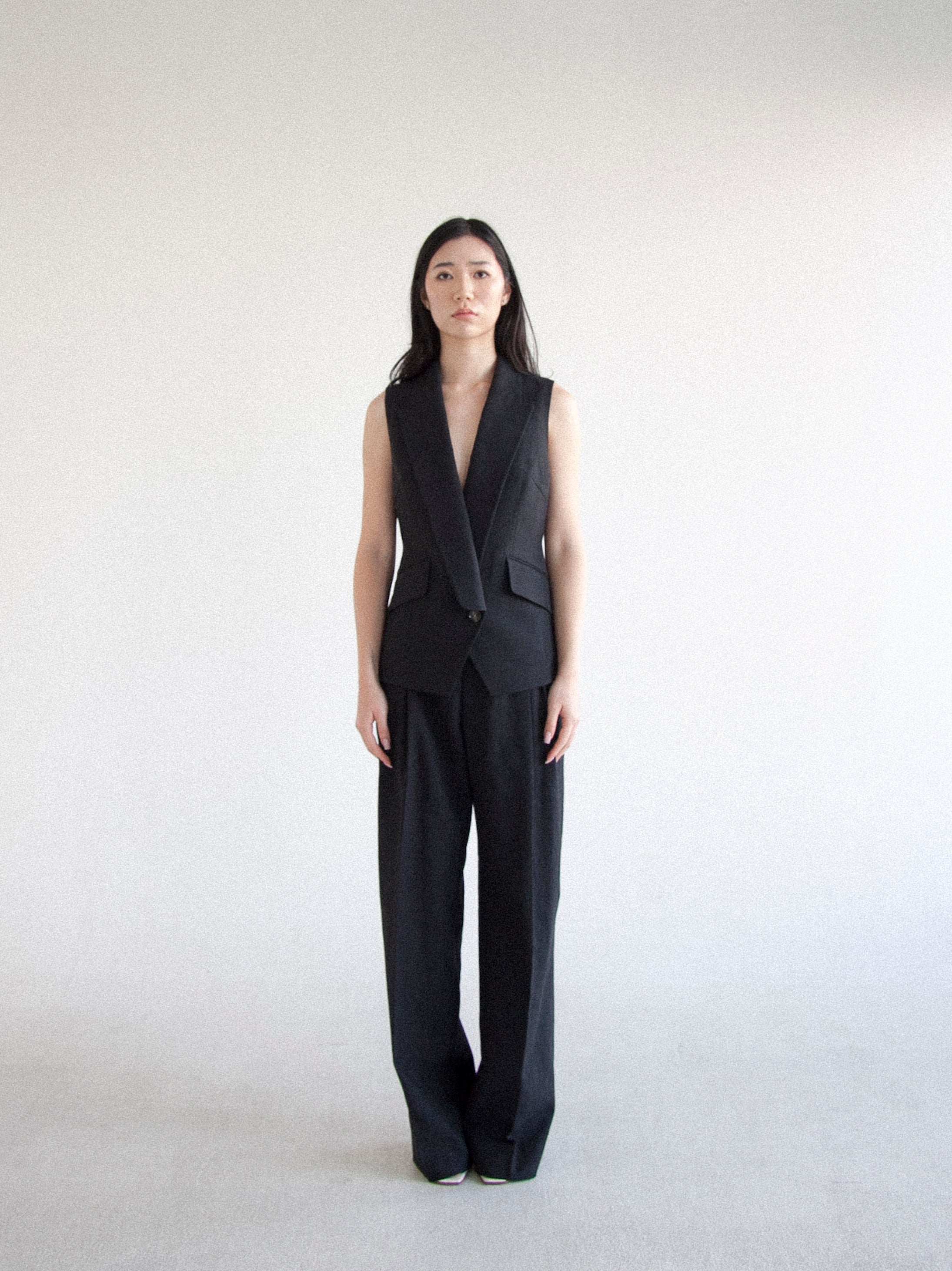 블랙 와이드 레그 플리츠 팬츠